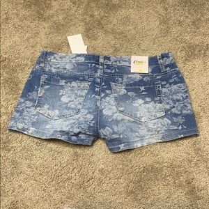Candie's Shorts - NWT Candies Jean shorts with floral pattern Candie's Shorts - NWT Candies Jean shorts with floral pattern